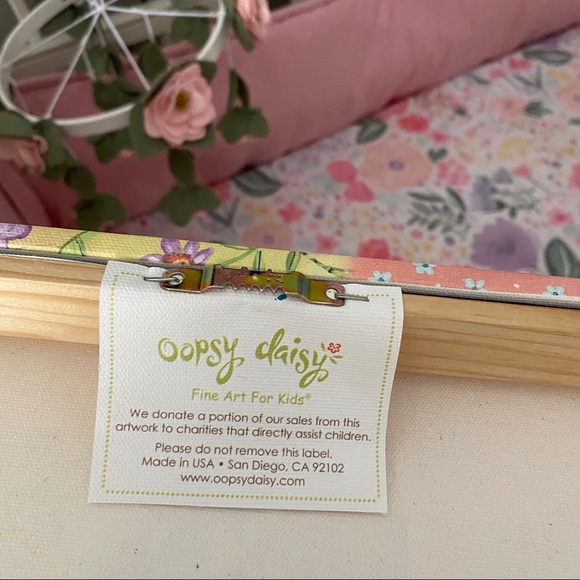 Set of 4 Oopsy Daisy butterfly canvases - Picture 6 of 8